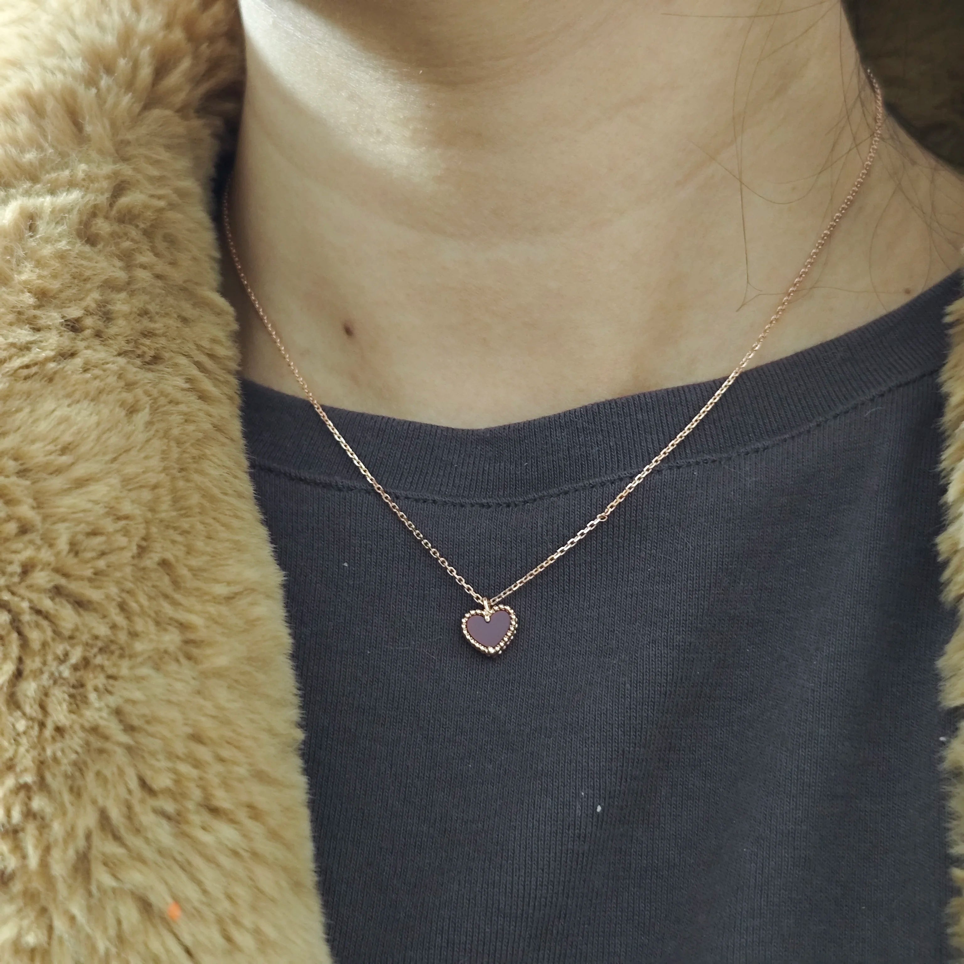 18K Gold Herz Karneol Perlmutt