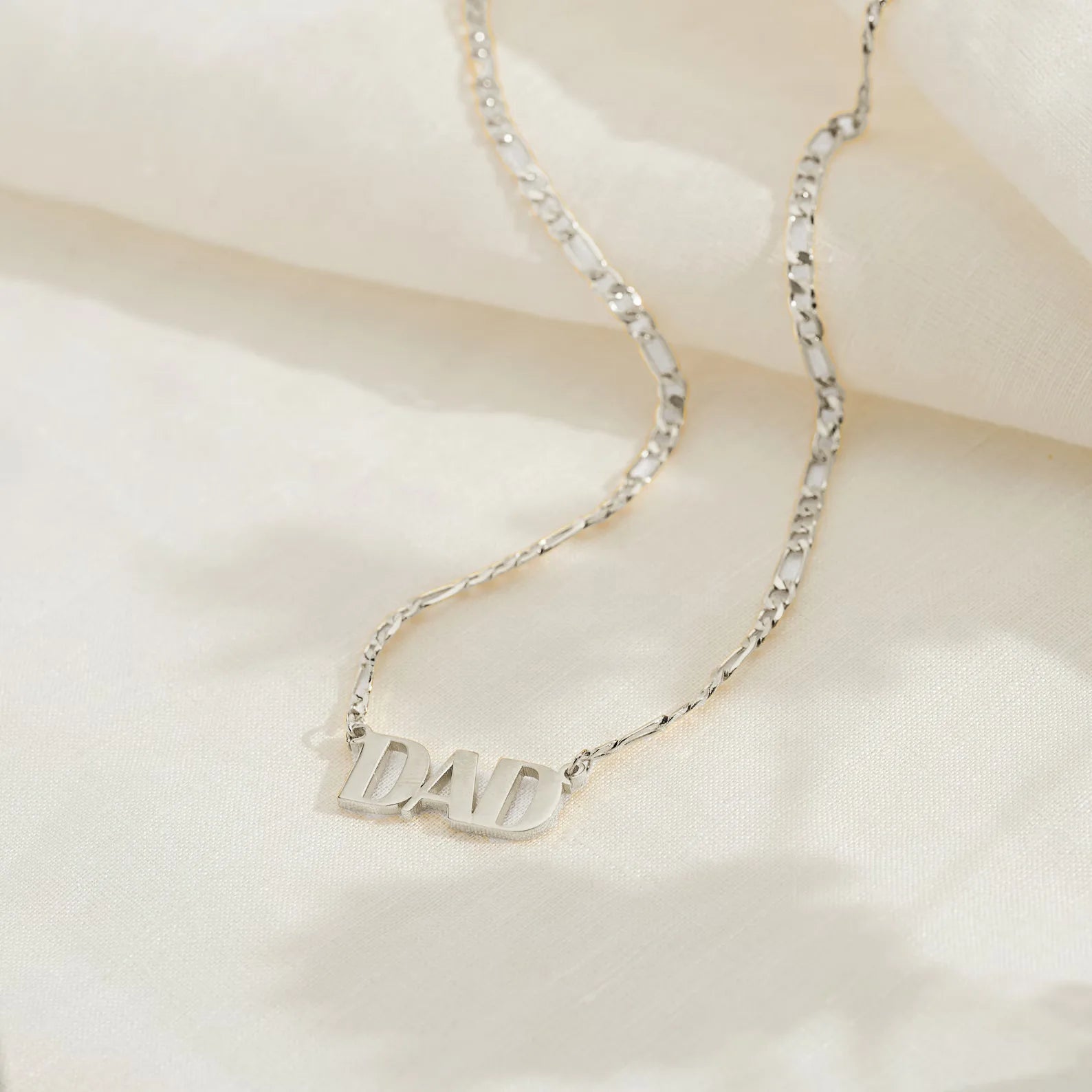 DAD-Halskette für Männer und Jungen, vergoldetes Edelstahl-Kettengliederhalsband, stilvolles Vatertags-Schmuckgeschenk