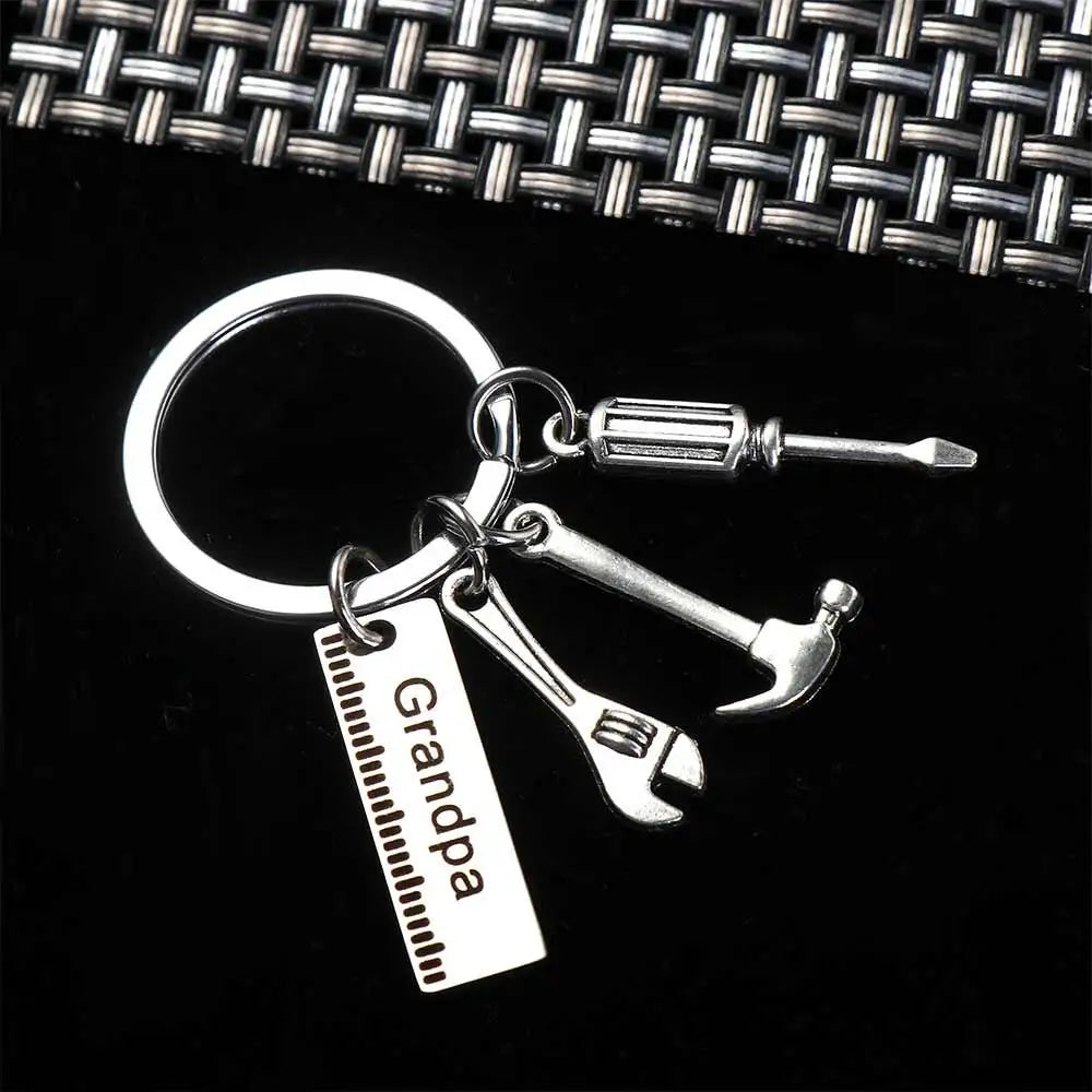 Papa Buchstaben Papa Buchstaben Schlüsselanhänger Hammer Schraubendreher Papa Buchstaben Schlüsselanhänger Papa Schraubenschlüssel Vatertag Anhänger Handtasche Dekor